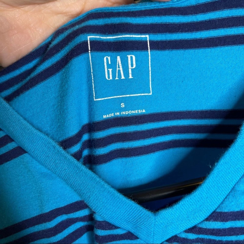 M).  GAP Men Short sleeve Blue Navy Stripes T-Shirt - Picture 3 of 4